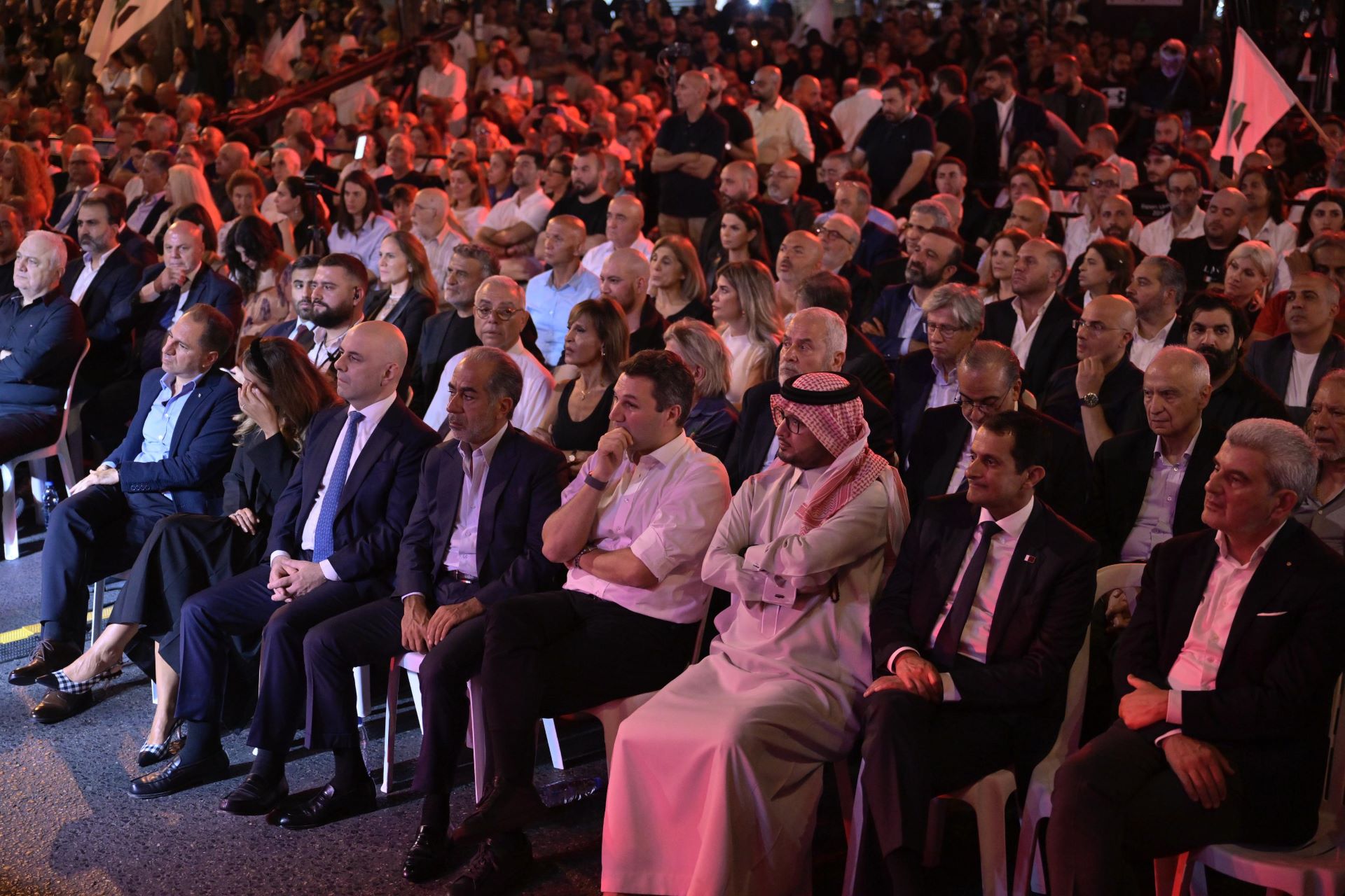 14 أيلول "متمايز" يواكب تقدّم خطوات الدولة...وارتياح فرنسي سعودي يحرّك التحضير للمؤتمرات
